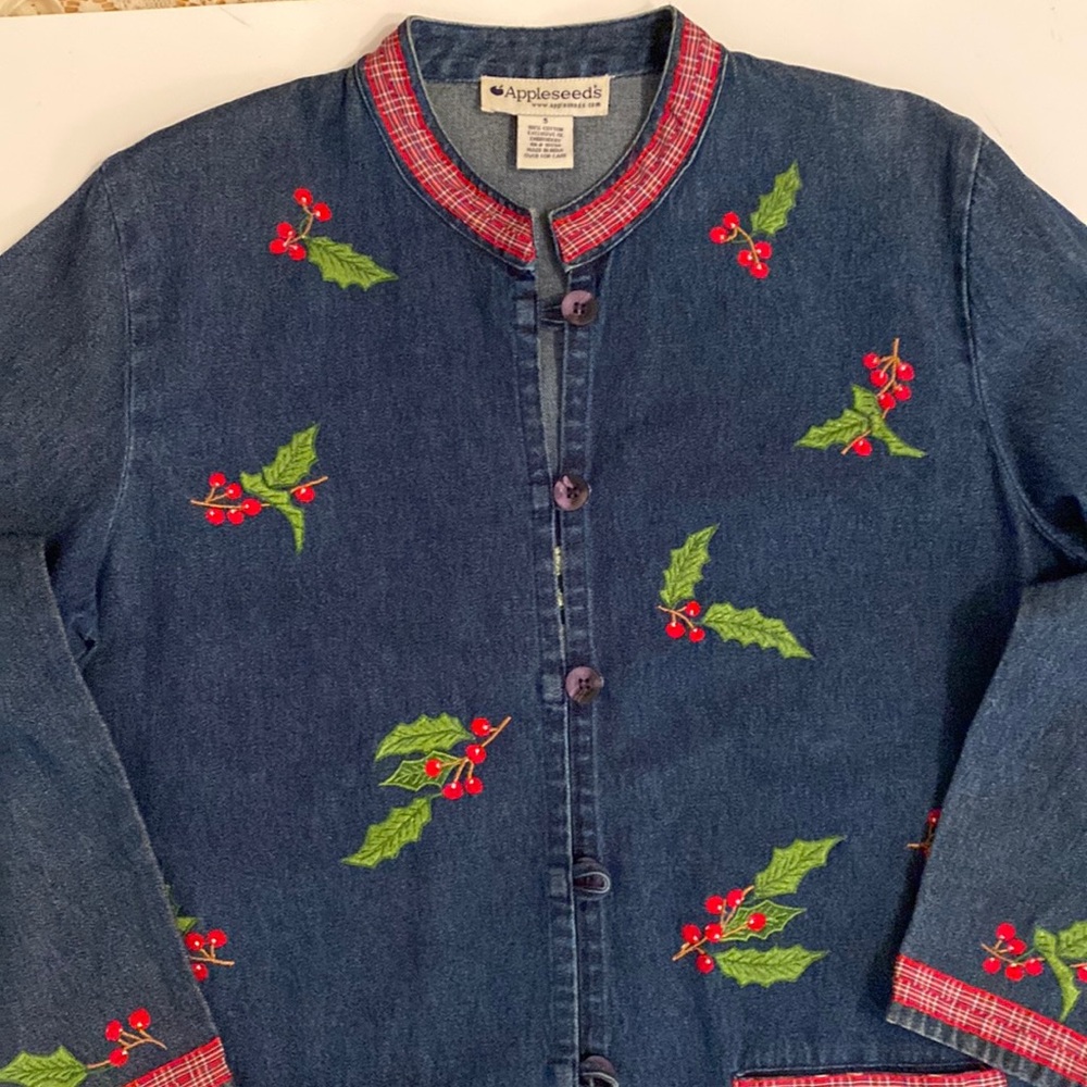 EUC APPLESEEDS Christmas Embroidered Holly Berry DENIM JACKET SM